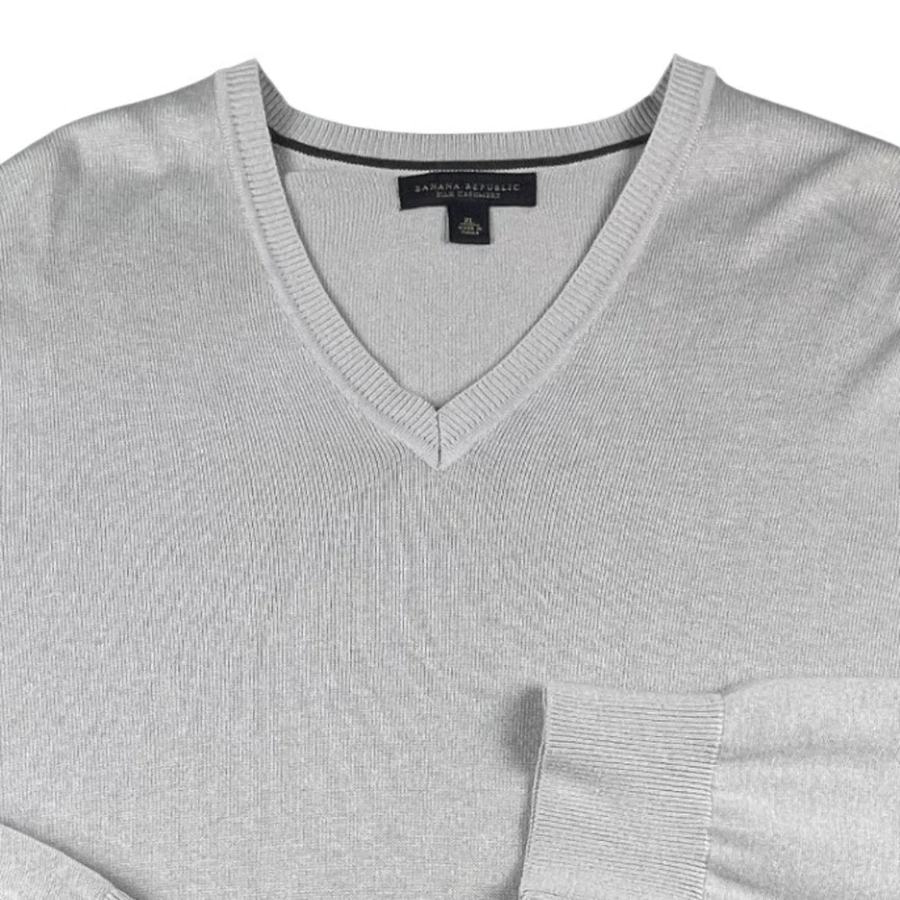Banana Republic Sweater Mens XL Gray Silk Cashmere V-Neck Knit Pullover Solid